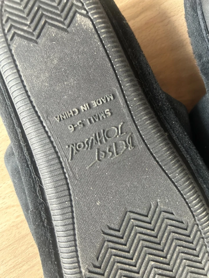 Zapatillas Betsey Johnson 5-6 Corazones Florales Deslizables Calavera de Azúcar Regalo de Amor Foto 3 de 3