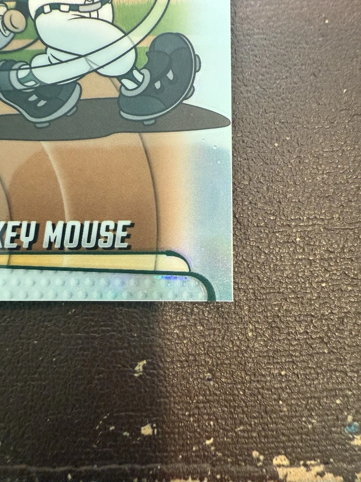2025 Topps Chrome Disney Mickey Mouse MLB Oakland Athletics A's переливающаяся карточка MLBH7 - Изображение 2 из 4