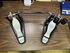 Roland RDH-102A V-Drums Double Kick Drum Pedal with Noise Eater Technology