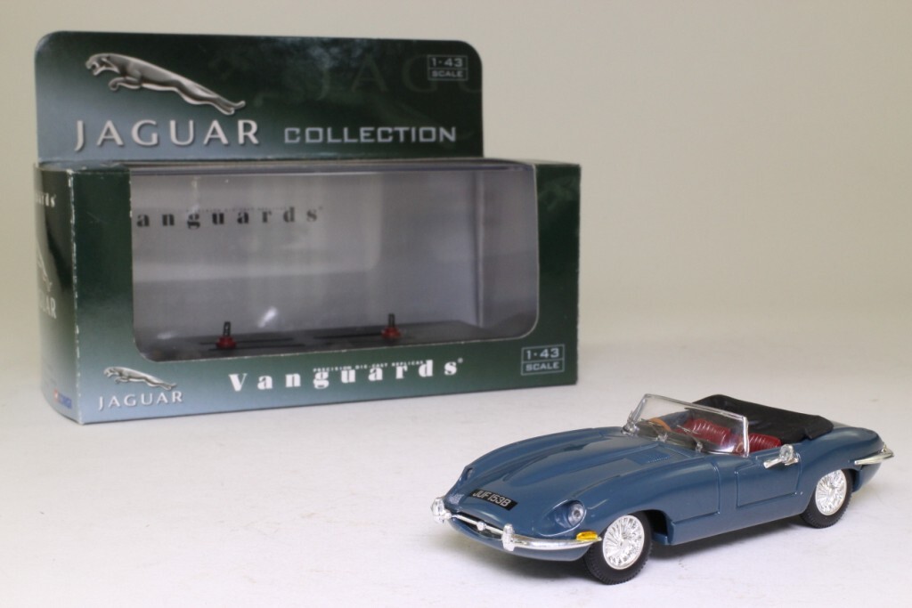 Jaguar E-Type 4.3 Cotswold Blue Vanguards VA04905 voiture miniature 1/43 en métal