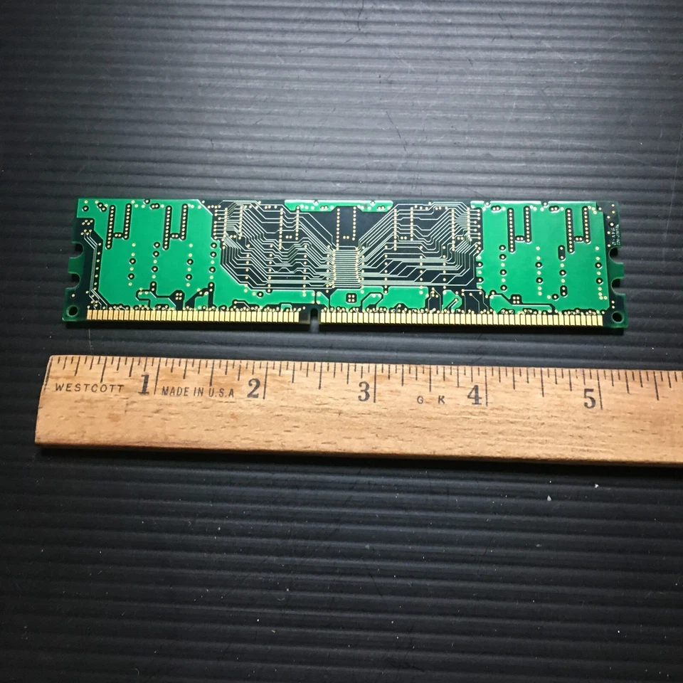 Samsung PC-2100-25330-A0  M368L3223DTL-CB0 256MB DIMM DDR SDRAM Memory - Image 2 of 4