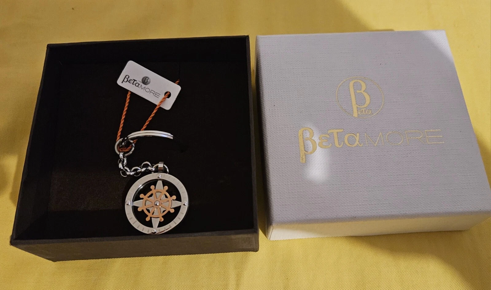 Portachiavi Betamore nuovo inscatolato bracciale Ciondolo Bussola Timone - Foto 1 di 1