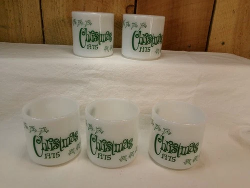 Lot of 5 Vintage 1975 Christmas Federal Milk Glass 8 oz Tea Coffee Cup Mugs