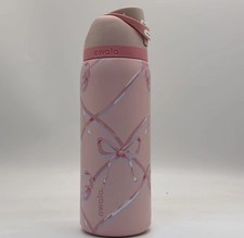 Owala FreeSip Sugar Plum Fairy 32 Oz Water Bottle Holiday Collection Pink