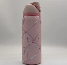 Owala FreeSip Sugar Plum Fairy 32 Oz Water Bottle Holiday Collection Pink