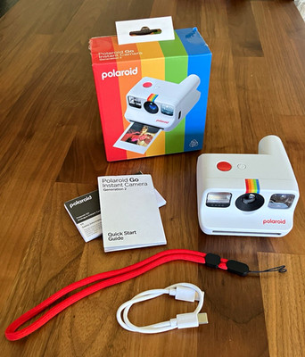 Polaroid Go Generation 2 Sofortbildkamera Weiß inkl. USB-Ladekabel & Trageband