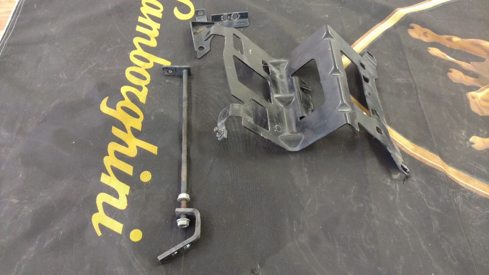 LAMBORGHINI GALLARDO REAR RIGHT TAIL LIGHT MOUNTING BRACKET OEM 408813392
