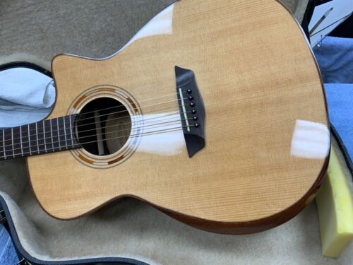 Washburn WCG22SCE 6 string acoustic guitar