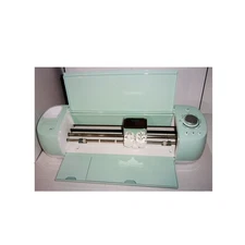 Cricut Explore Air 2 Smart Cutting Machine Mint Green, in excellent condition
