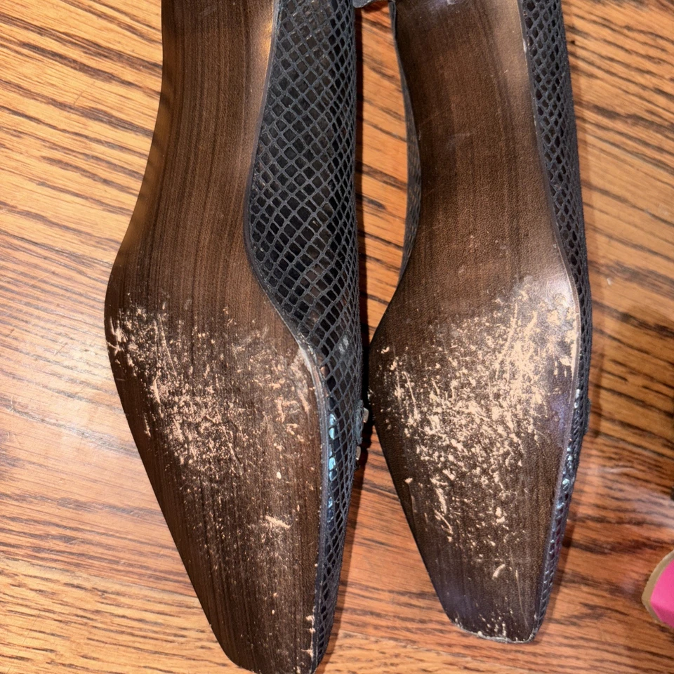 Tacón de gatito vintage Stewart Weitzmen piel de serpiente negra con lazo talla 8 N Foto 4 de 4