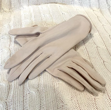 Vintage 1960  s Women  s Gloves Nylon Japan Faux Pearl Button Beige One Size S/M
