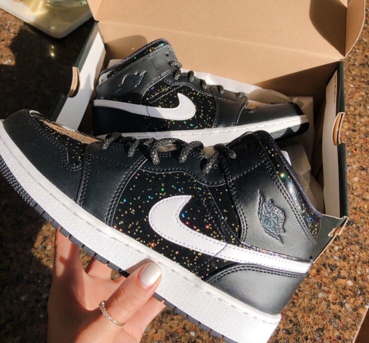 Size Youth 7- Air Jordan Mid SE GS 'Black Glitter