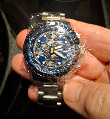 Islander Chronograph Quartz Steel Bracelet Blue Dial Tachymeter 200m With Box