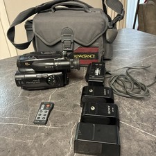 SONY HANDYCAM VIDEO 8 CCD-TR21 VIDEO CAMERA RECORDER, 3 Batteries, Charger, Case