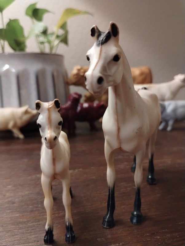 Vintage Hartland Plastic Toy Horse and Baby Foal Off White Black Mane 1950's