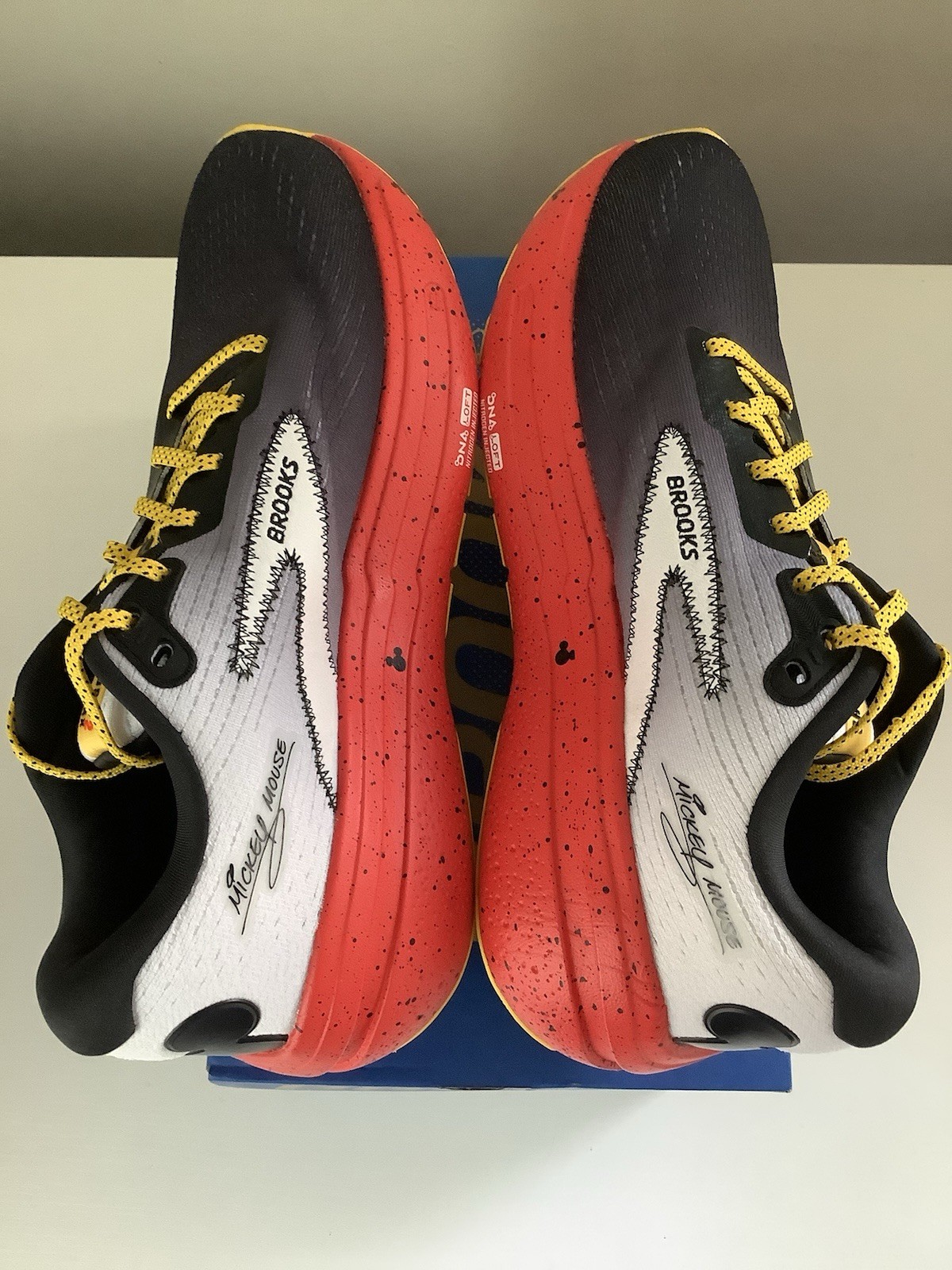 NEW Brooks runDisney Ghost Max 2 Mickey Mouse Women’s Running Shoes - Sz 9.5 image 5