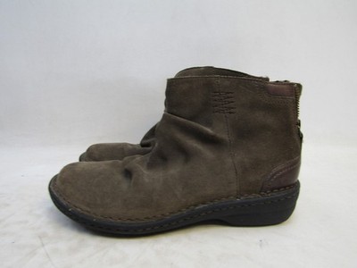Clarks Womens Sz 7 M Brown Suede Zip Ankle Fashion Boots Bootie