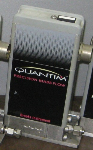 BROOKS INSTRUMENT QUANTIM PRECISION MASS FLOW, MODEL: QMACZ31, - Picture 2 of 3