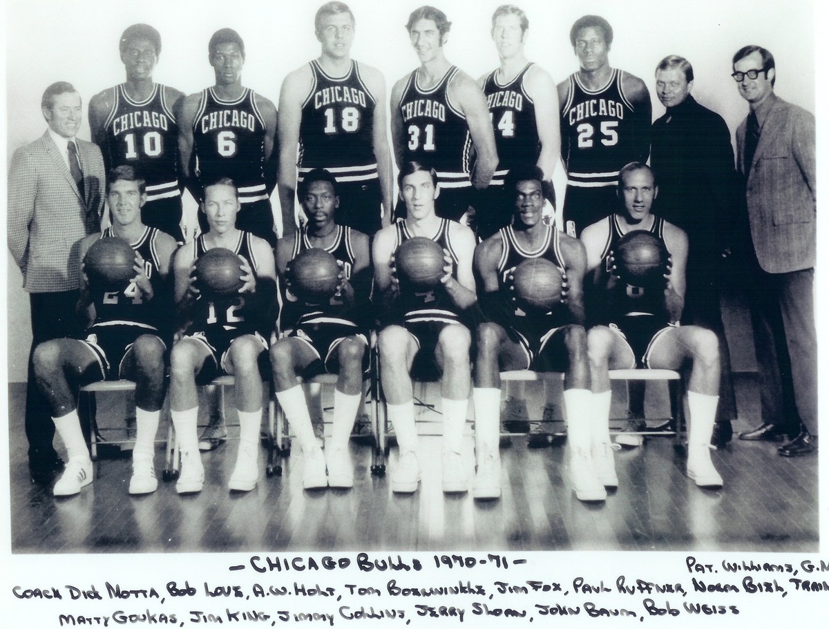 1970 1971 CHICAGO BULLS 8X10 TEAM PHOTO SLOAN LOVE ILLINOIS BASKETBALL NBA