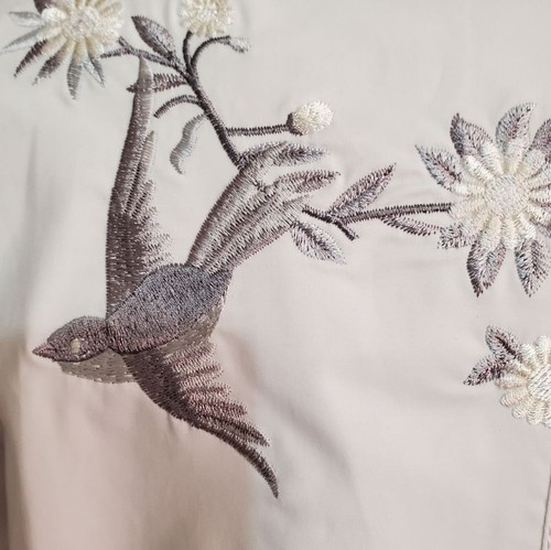 Luxe Eleven Windbreaker Jacke weiß Baumwolle grau Blumen Vogel bestickt L neu mit Etikett - Bild 11 von 15