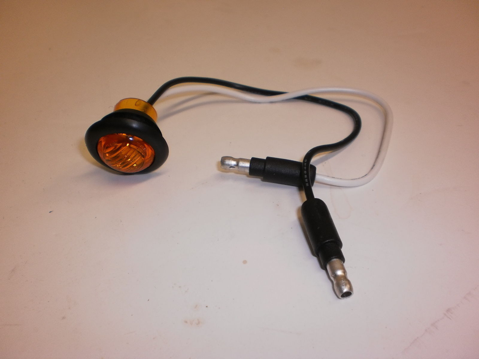 Find NEW MAXXIMA 3/4" MINI CLEARANCE MARKER 3 LED AMBER LIGHT With GROMMET In Owosso, Michigan - Foto 3