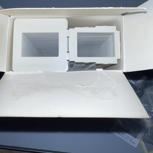 Vintage Audio Visual 35mm Snap-together SLIDE MOUNTS Polaroid Box mit 100 Kunststoff - Bild 2 von 4