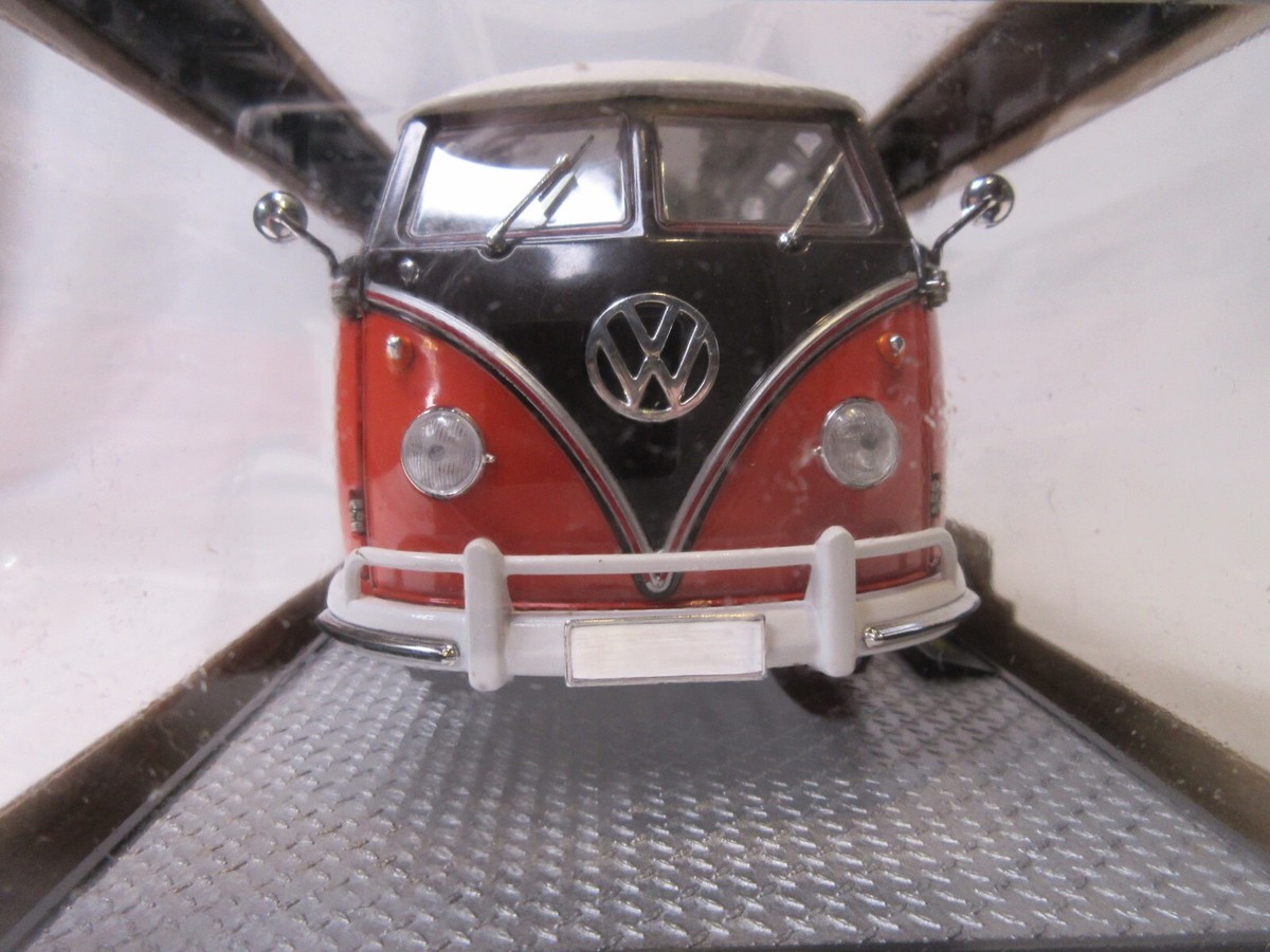 1:24 M2 MACHINE 1960 VW MICROBUS DELUXE USA MODEL S05 14-13
