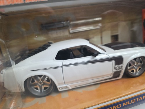 Jada Toys Lopro 1970 Ford Mustang Boss 429 Diecast Model Car White 1:24 Scale - Picture 4 of 9