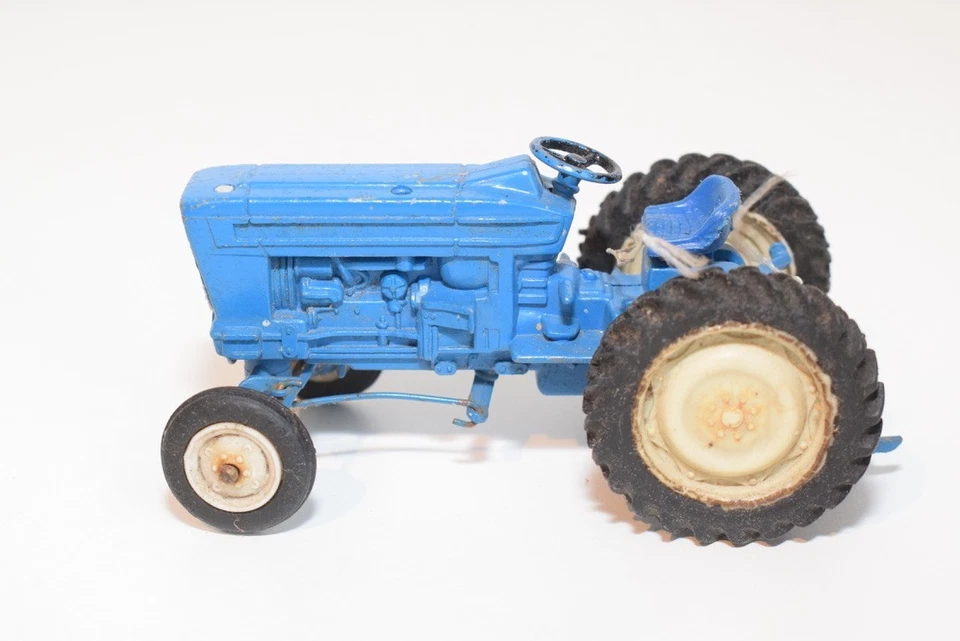 B95 1:32 GRAN Bretaña ford ford fordson 5000 tractor azul buen estado. Foto 2 de 4