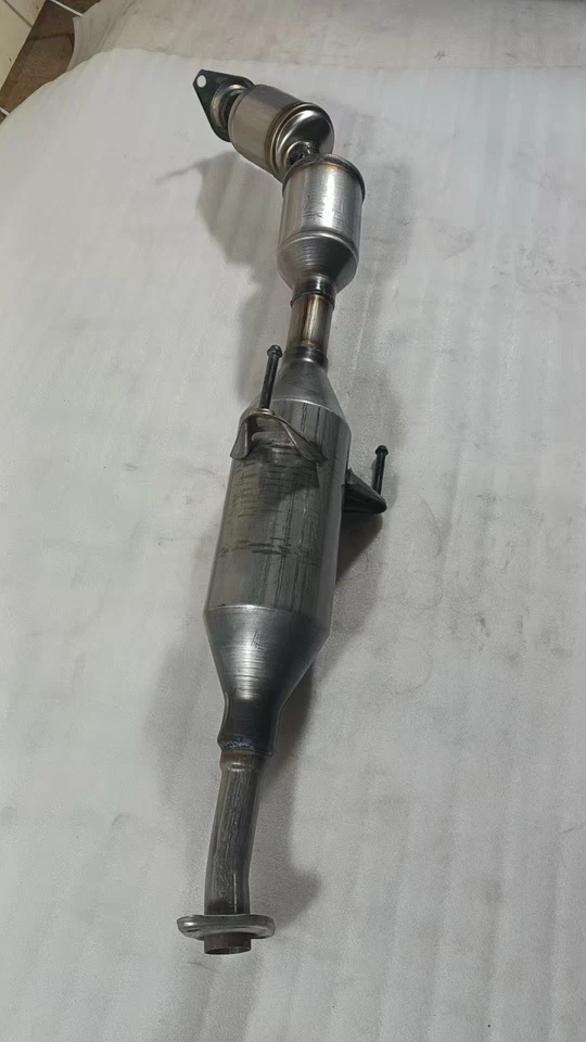 LEXUS CT200H 2010-2020 1.8 CATALYTIC CONVERTER WITH FREE DELIVERY 🚚 - Image 4 of 4