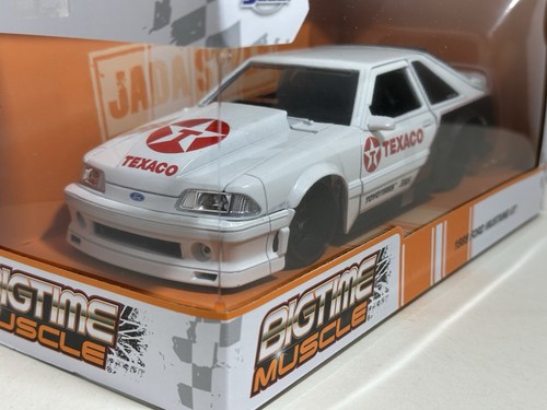 JADA BTM 1989 FORD MUSTANG GT 1:24 TEXACO WHITE / MATTE BLACK DIECAST 35032 #73 - Picture 4 of 6