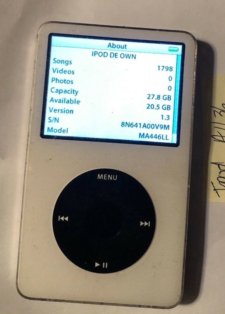 iPod Classic 5th Gen White 30 GB Good Very Son 1789 Used A1136 NEW before selling Over item handling