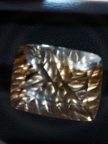 Large laser cut Citrine gemstone - faceted natural golden Quartz 25.75 CTS - Picture 3 of 10