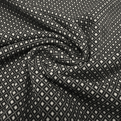 Stoffrest 16cm x 134cm Feinstrick Jacquard kleine Raute schwarz wollweiß