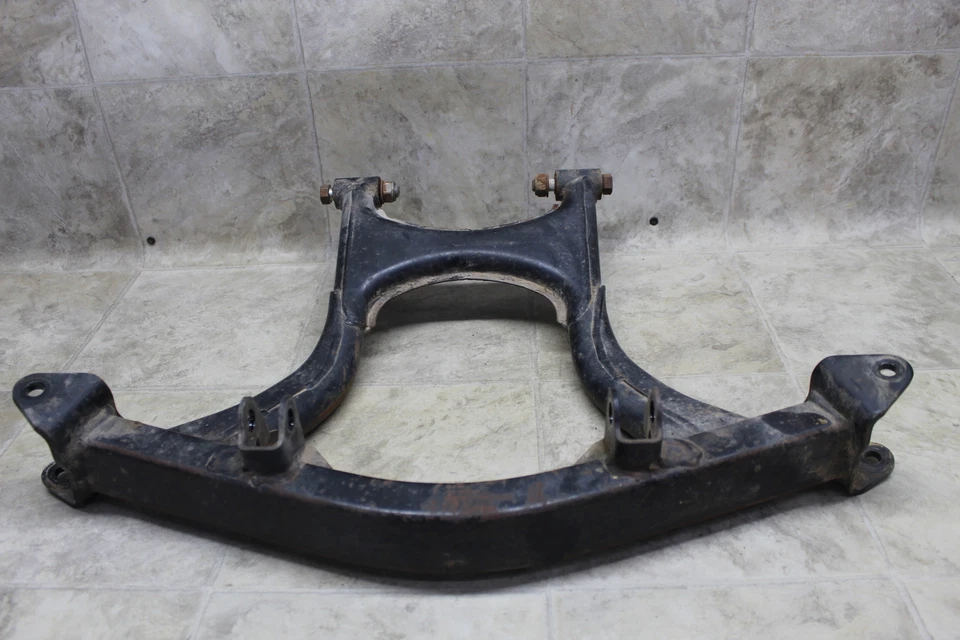 Brazo oscilante delantero 92-01 Yamaha Badger 80 OEM 3 GB-23570-00-33 Foto 2 de 4