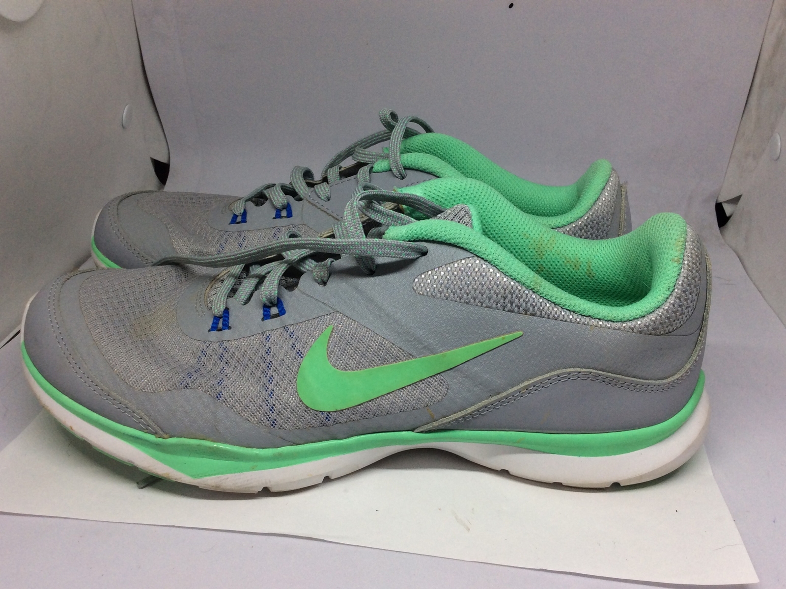 Nike Flex Supreme Grey/Green Size 8.5 Tennis Shoe… - image 1