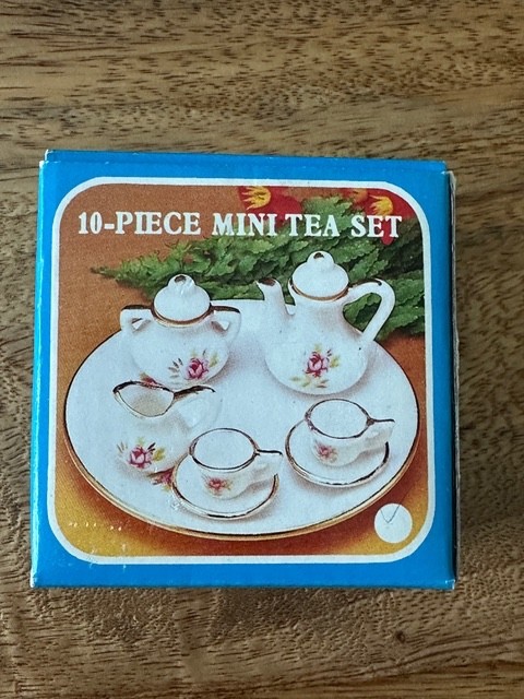 VINTAGE 10 PIECE MINI PORCELAIN TEA SET TEACUPS SAUCERS TEAPOT – IN PACKED BOX