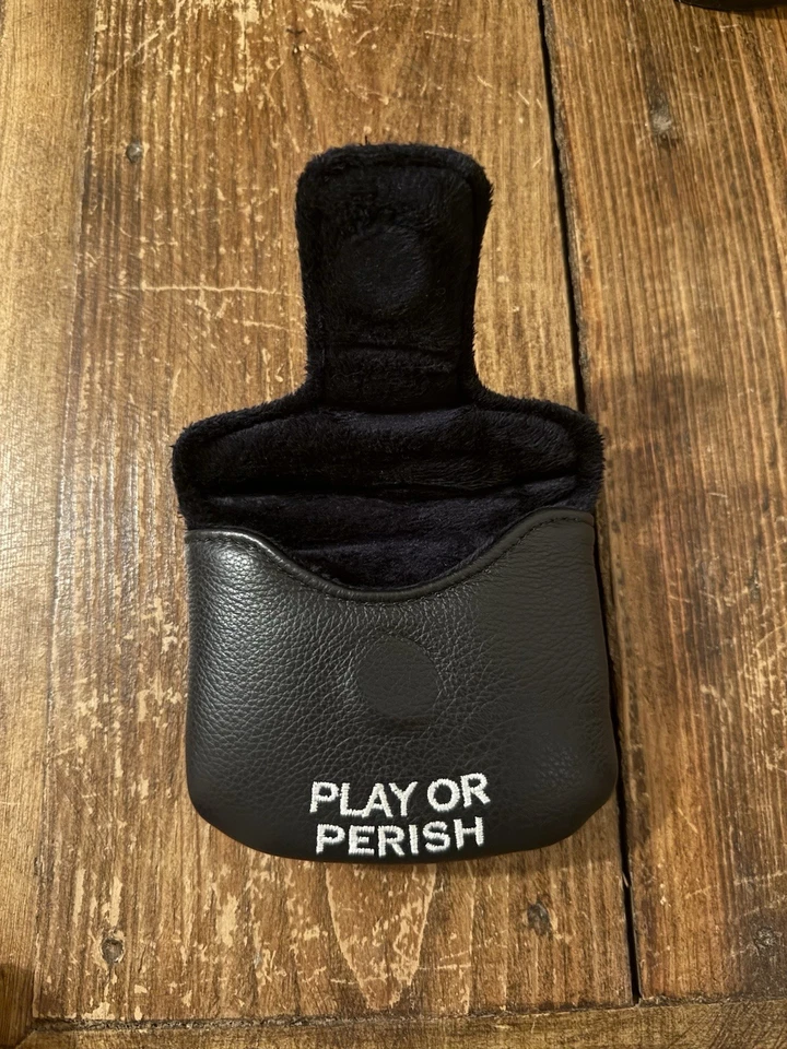 Cubierta para la cabeza de putter de mazo de club social Sugarloaf club de golf Foto 3 de 3