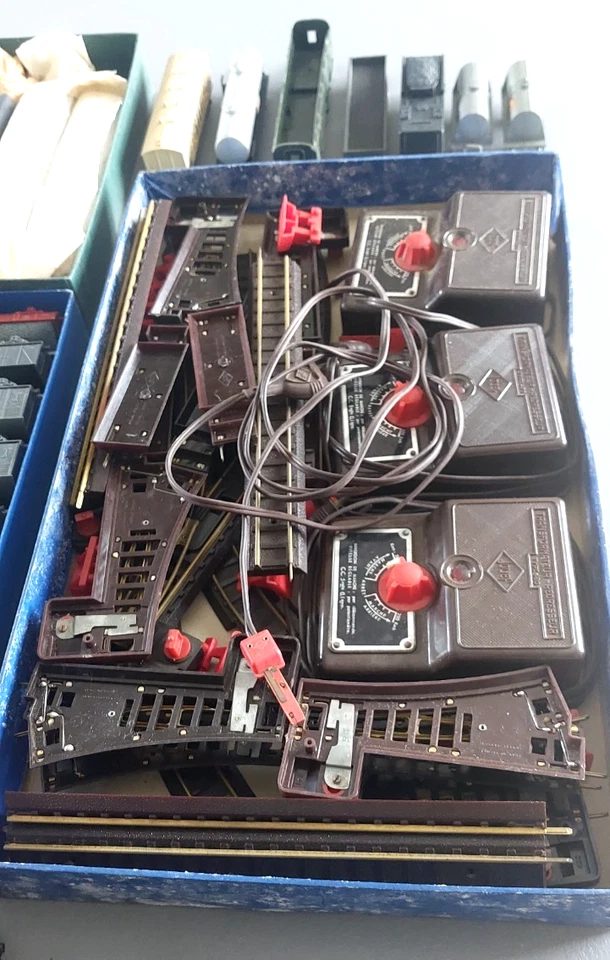 Jouef SUD EXPRESS Ancien Gros lot train rail Wagons Locomotive Rails Former - Photo 4/4