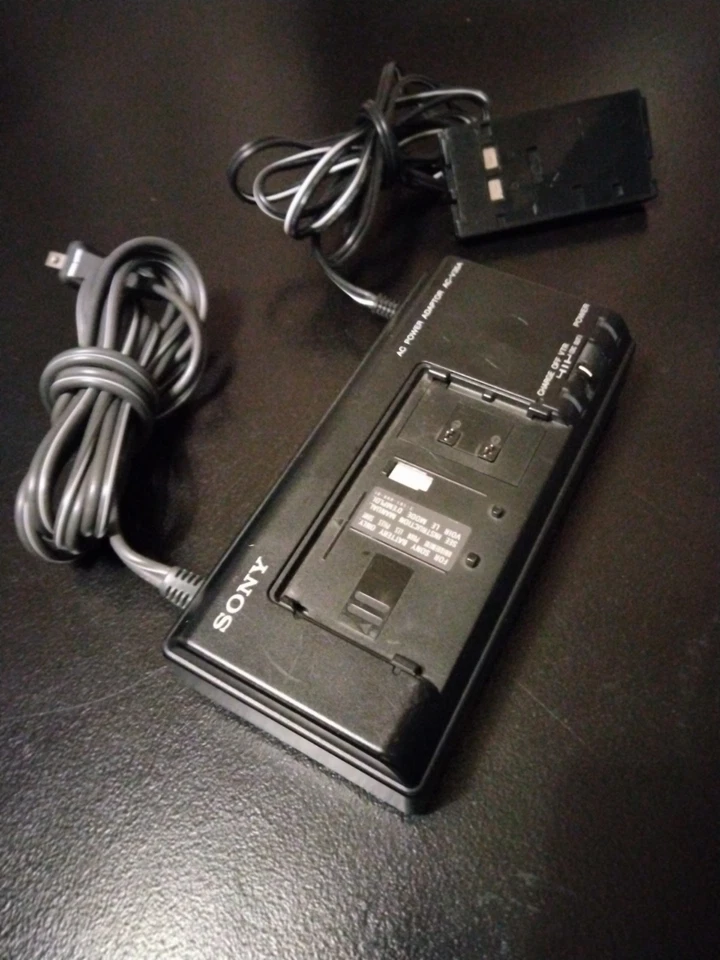 Cargador Adaptador de Corriente CA Videocámara SONY Original Modelo No. AC-V35A probado y funciona Foto 4 de 4