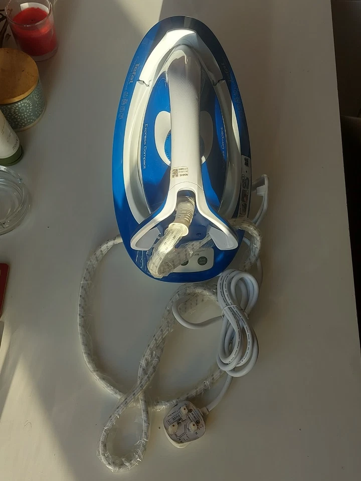Tefal Express Compact Dampfbügelstation Bügeleisen SV7112GO, Top Zustand. 200£+ - Bild 2 von 4