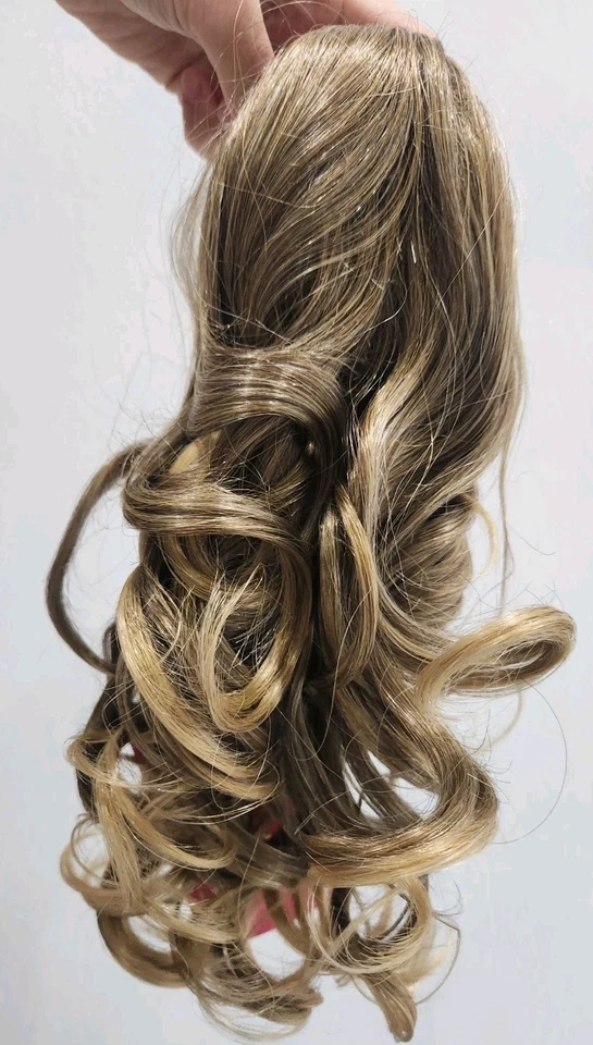 Mila 13" Largo Rizos CLIP GARRA COLA DE CABALLO Marrón Claro con Extremos Rubio Dorado Pieza para el Pelo Foto 2 de 4