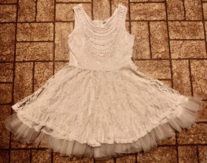 Beautees Girl's White Lacy Dress. Sz. 7. Pretty!