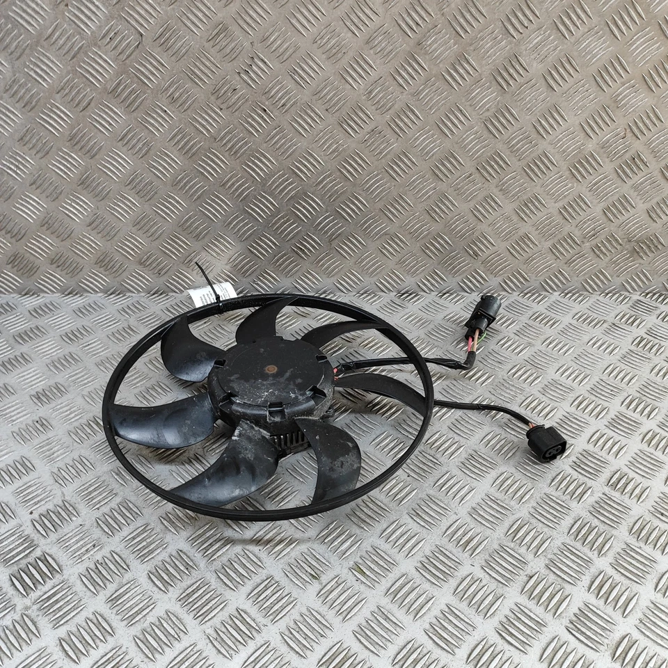 Ventilador de refrigeración del motor Audi A1 8x 5Q0959455AM 2.0 gasolina 170 kW 2015 31647707 Foto 4 de 4