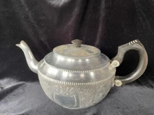 VINTAGE ENGLISH SONA-WARE ALUMINUM TEAPOT WITH INBUILT STRAINER