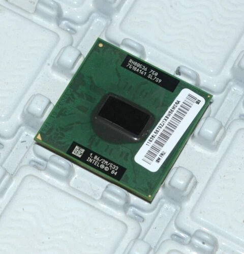 Intel Pentium M 750 1.86GHz 533MHz SL7S9 CPU  Processore