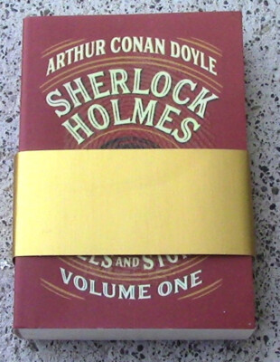 Zuru Mini Brands Books Series 2 - SHERLOCK HOLMES + METAL