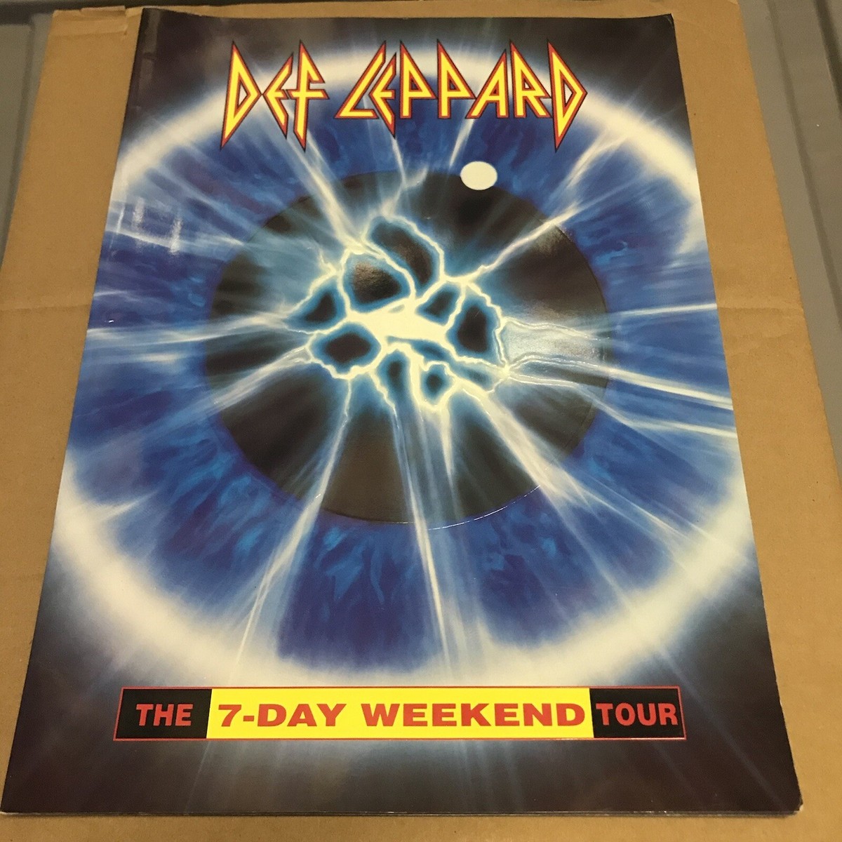 デフ・レパードの「The 7-Day Weekend Tour」 Def Leppard - the seven