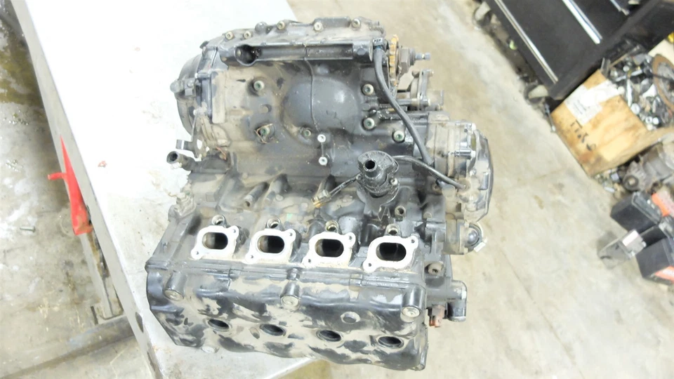 03 Triumph Speed 4 Four engine motor Foto 2 de 4