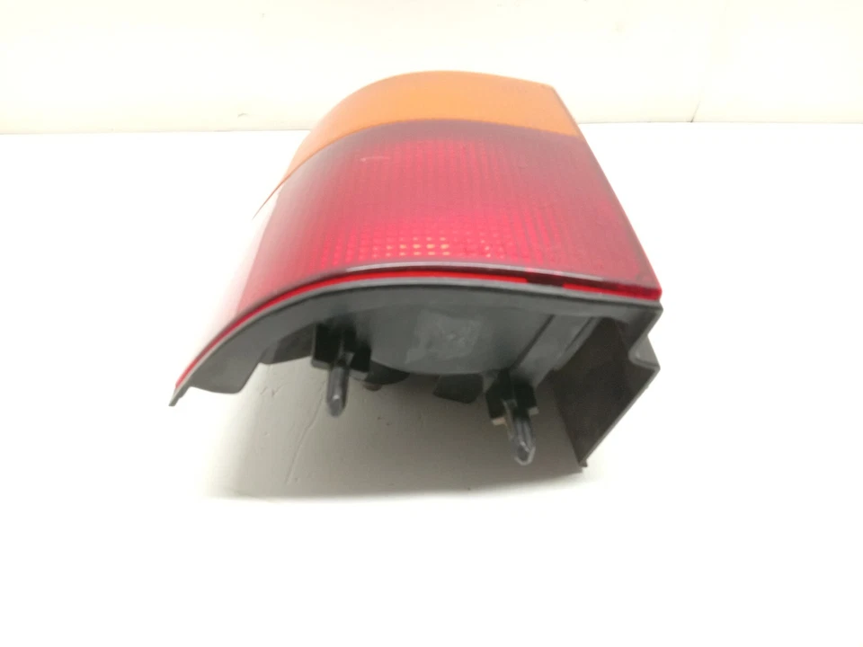 MAZDA MPV 1990-1998 FURGONETA LUZ TRASERA IZQUIERDA LADO CONDUCTOR LÁMPARA - OEM Foto 3 de 4